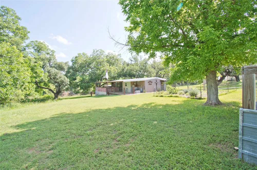 702 E Schubert Street Fredericksburg, TX 78624