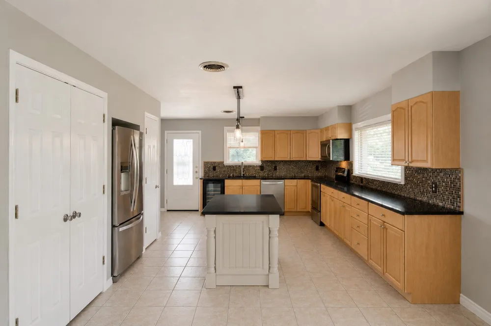 702 E Schubert Street Fredericksburg, TX 78624