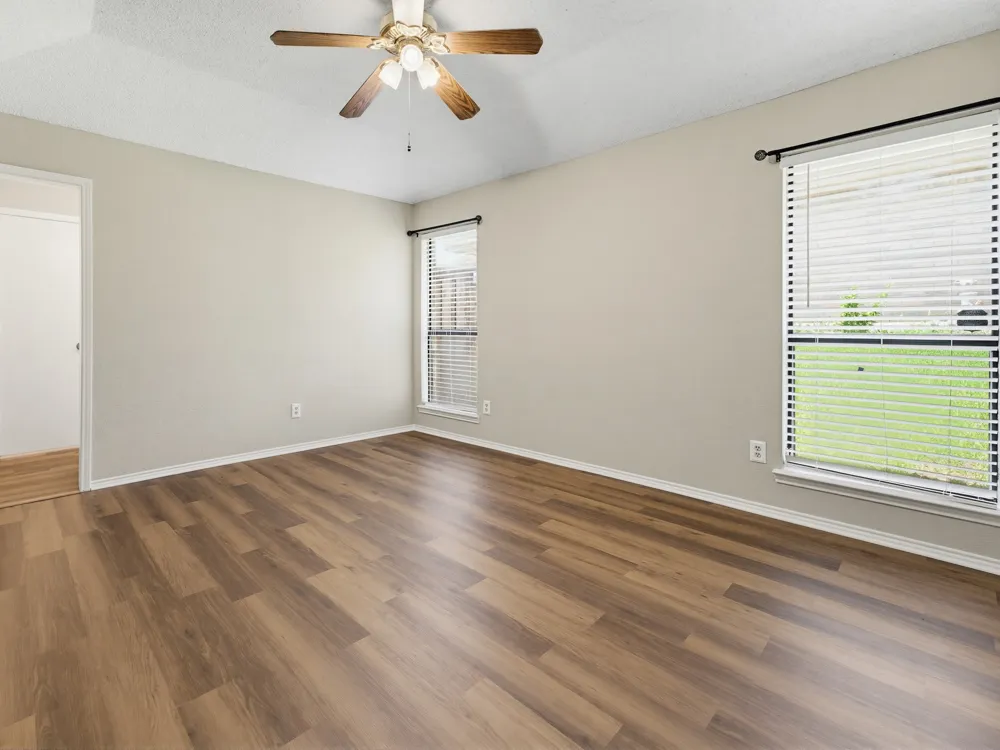 6504 Park Drive Watauga, TX 76148