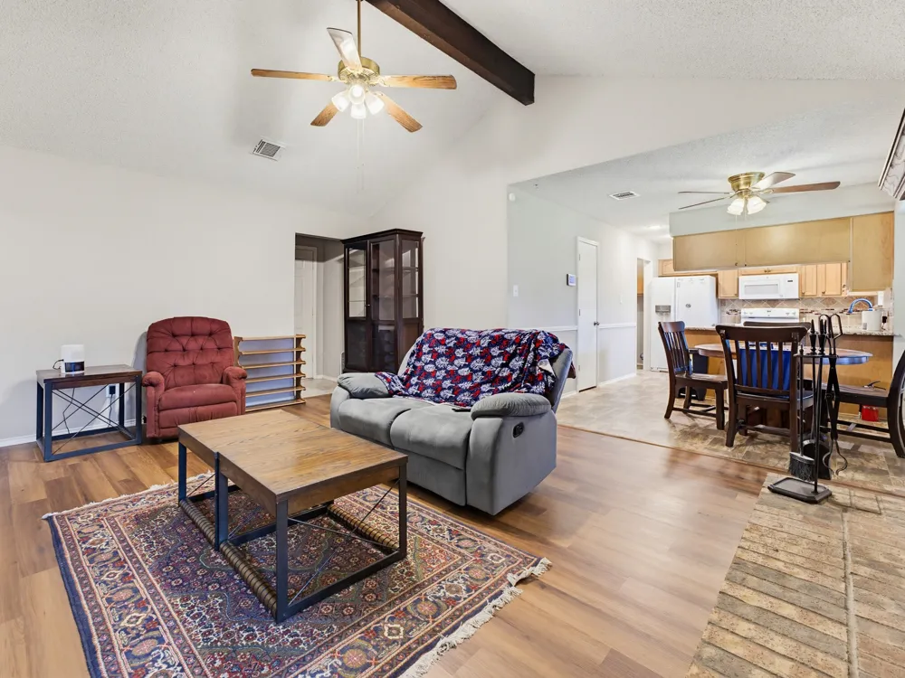6504 Park Drive Watauga, TX 76148