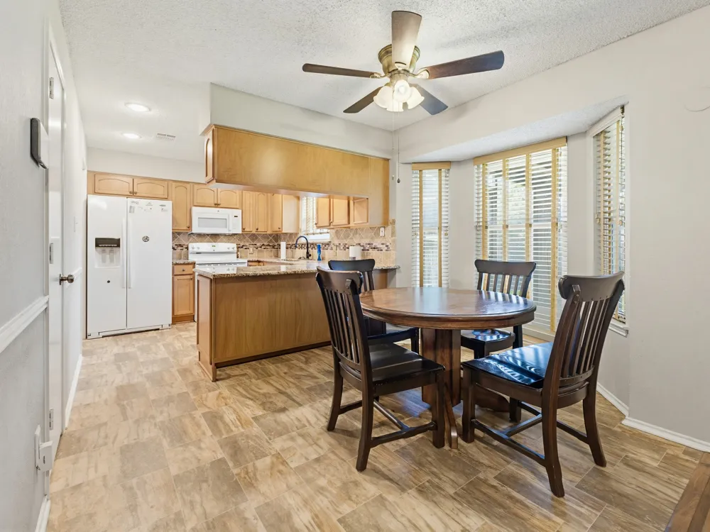 6504 Park Drive Watauga, TX 76148