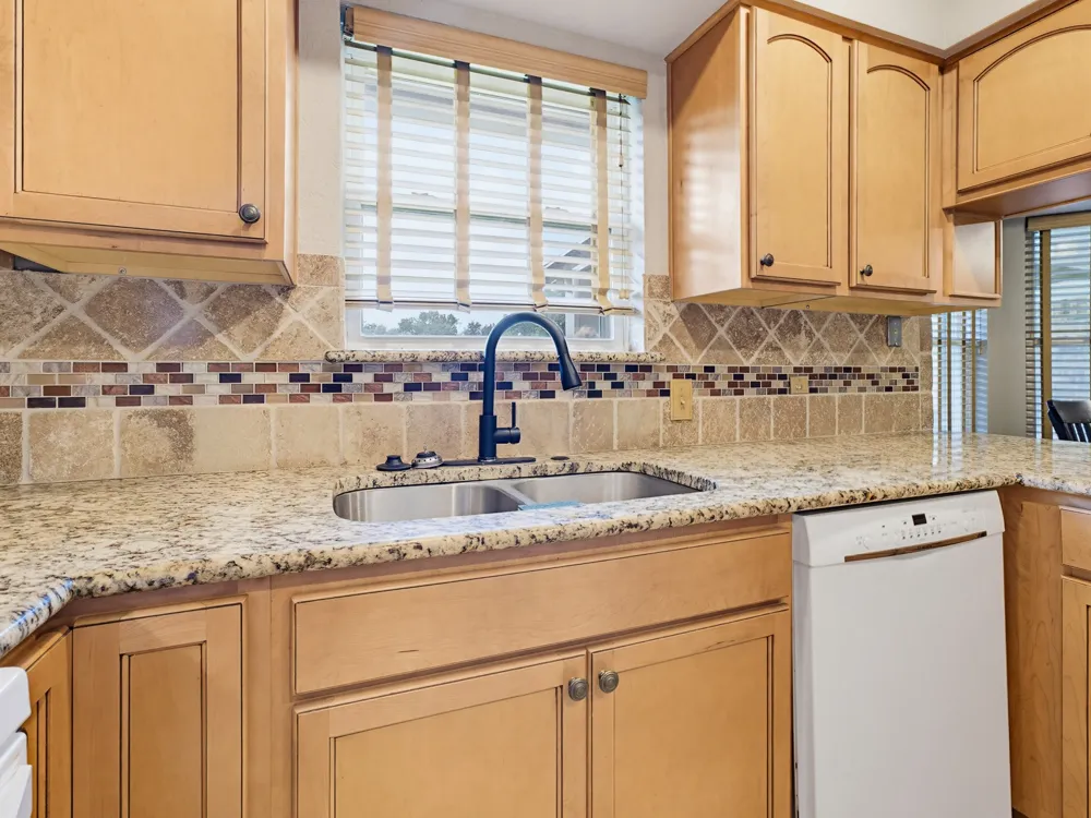 6504 Park Drive Watauga, TX 76148