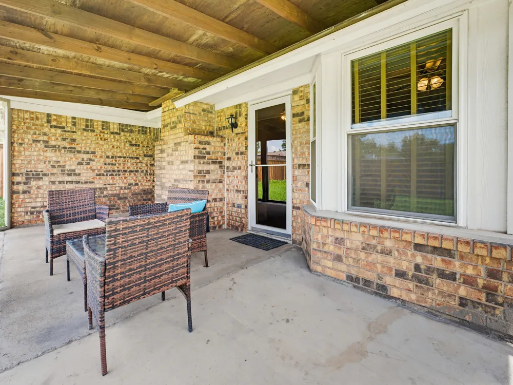 6504 Park Drive Watauga, TX 76148