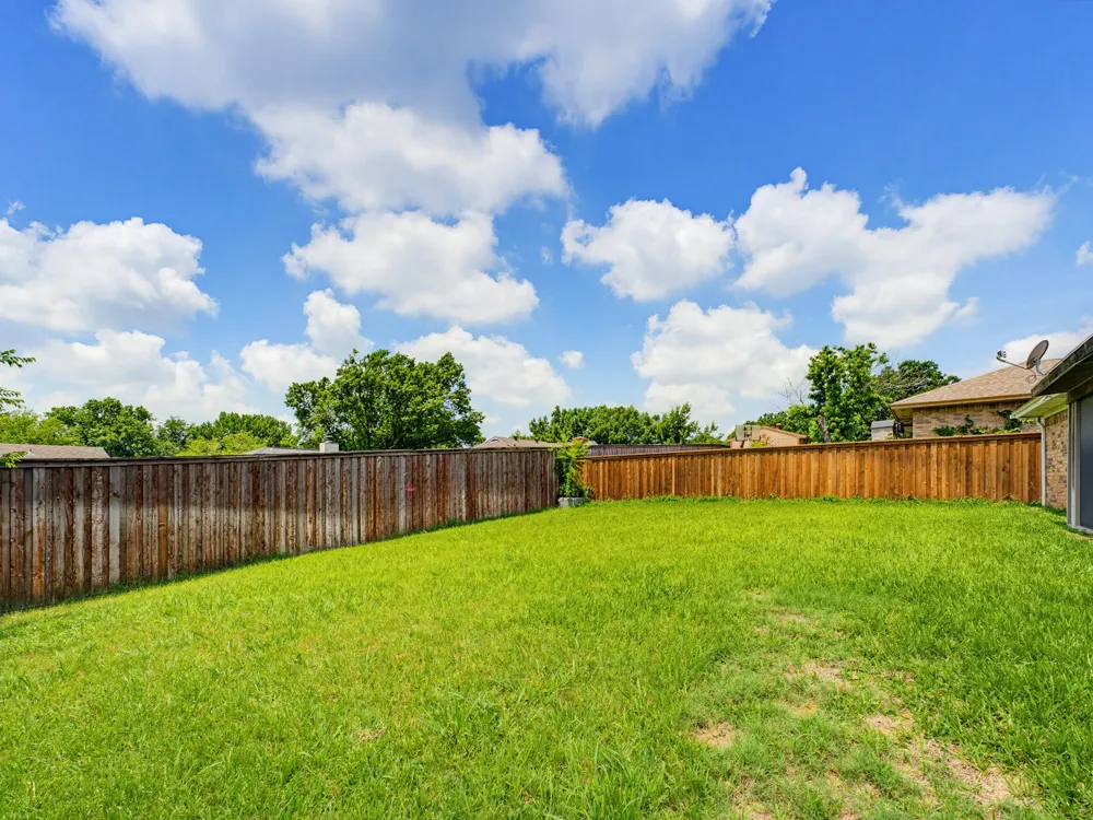 6504 Park Drive Watauga, TX 76148