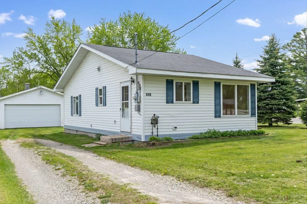 418 East Main Street Plainfield Township, MI 48739