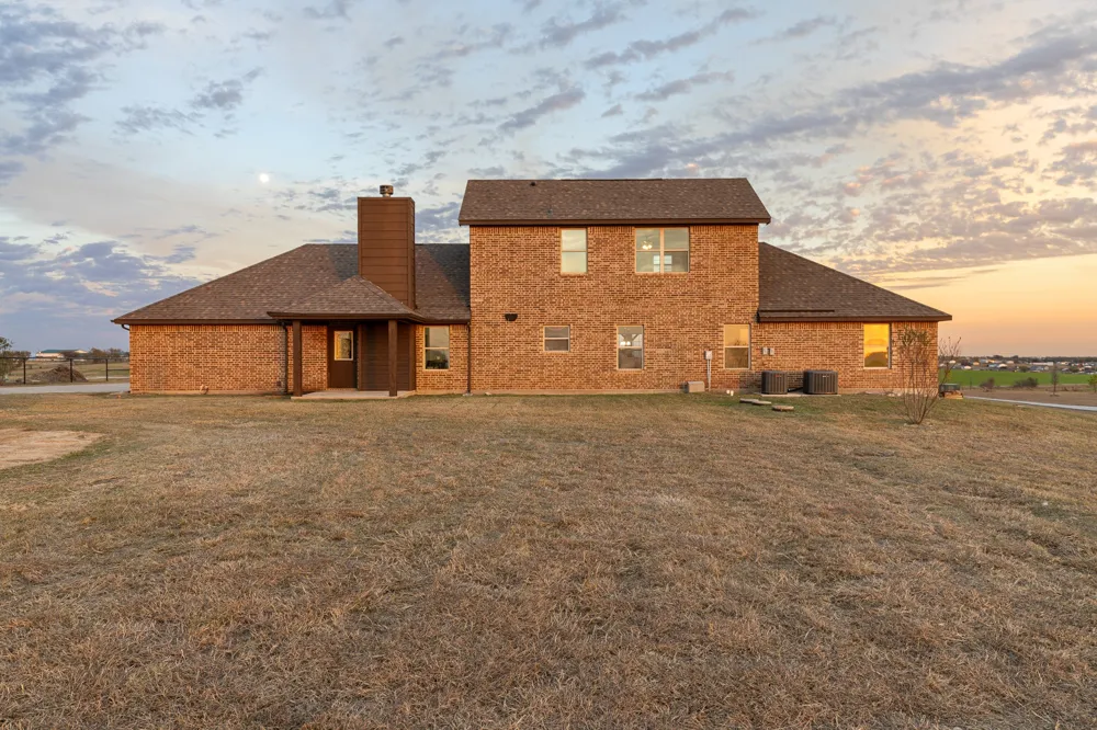 186 County Road 4430 Rhome, TX 76078