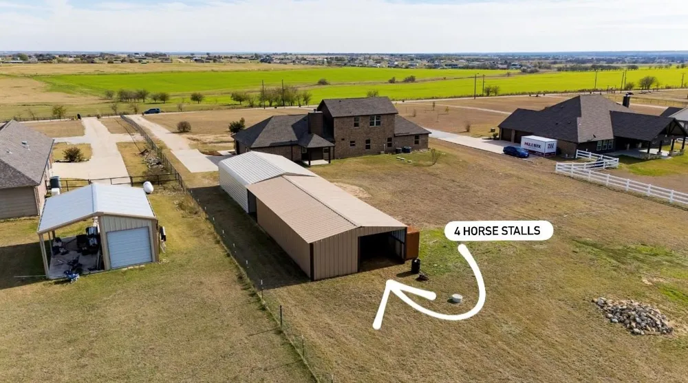 186 County Road 4430 Rhome, TX 76078
