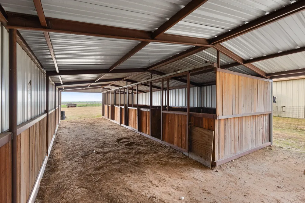 186 County Road 4430 Rhome, TX 76078