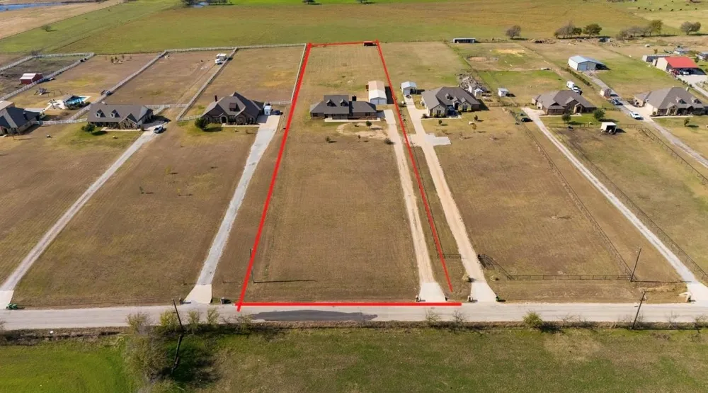 186 County Road 4430 Rhome, TX 76078