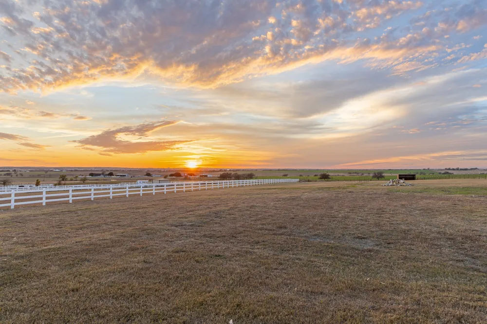 186 County Road 4430 Rhome, TX 76078