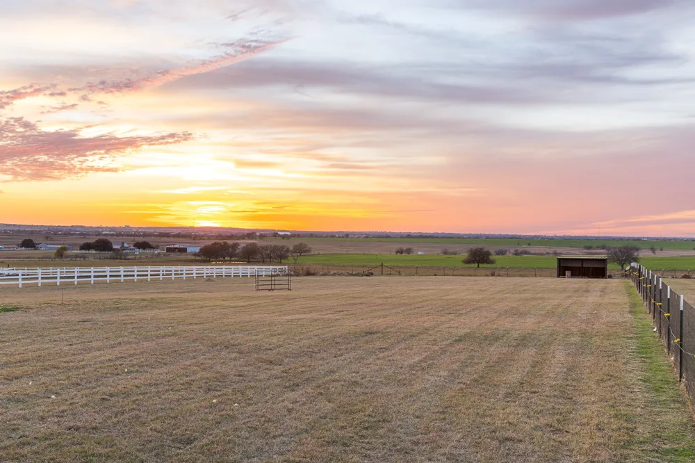186 County Road 4430 Rhome, TX 76078