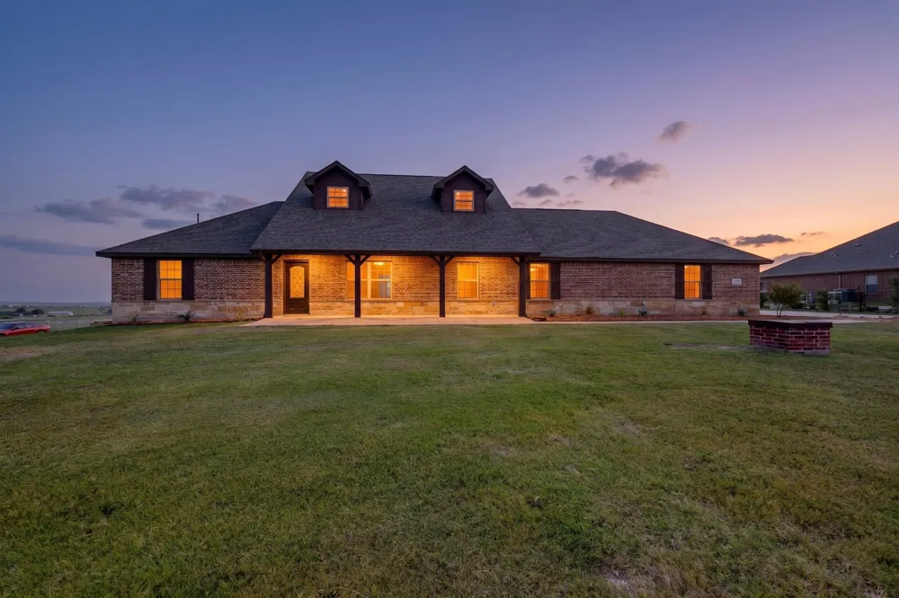 186 County Road 4430 Rhome, TX 76078