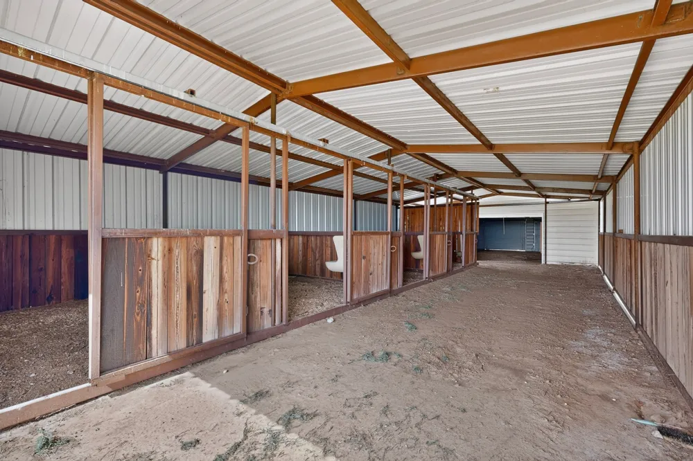 186 County Road 4430 Rhome, TX 76078