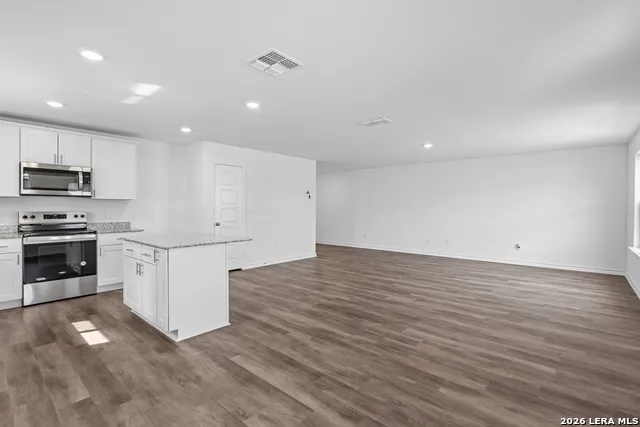 4126 BERMUDA LANE Seguin, TX 78155