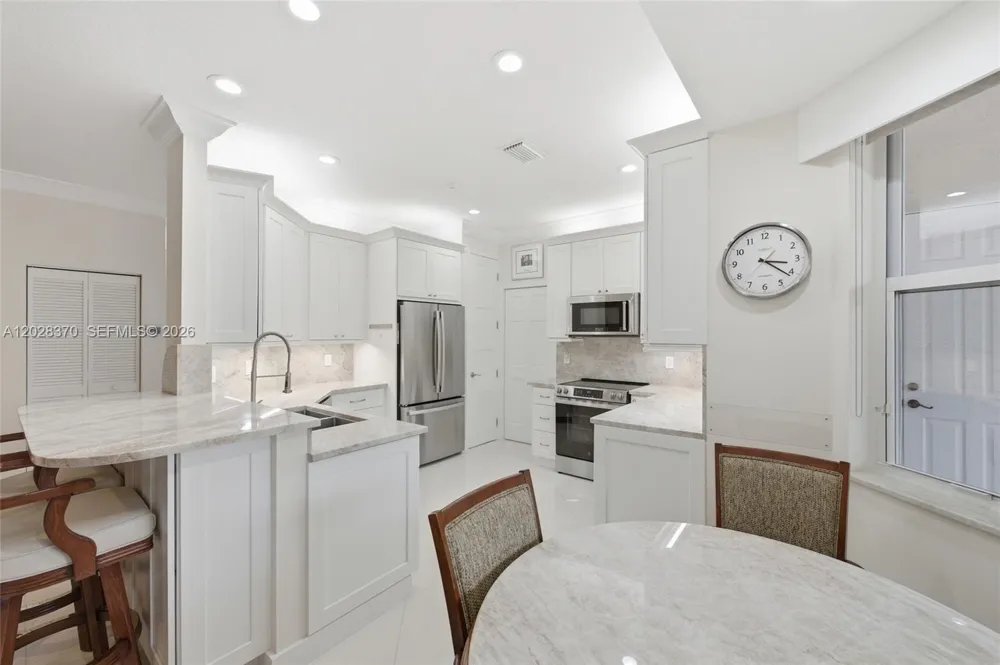 2608 Oakbrook Ct Weston, FL 33332