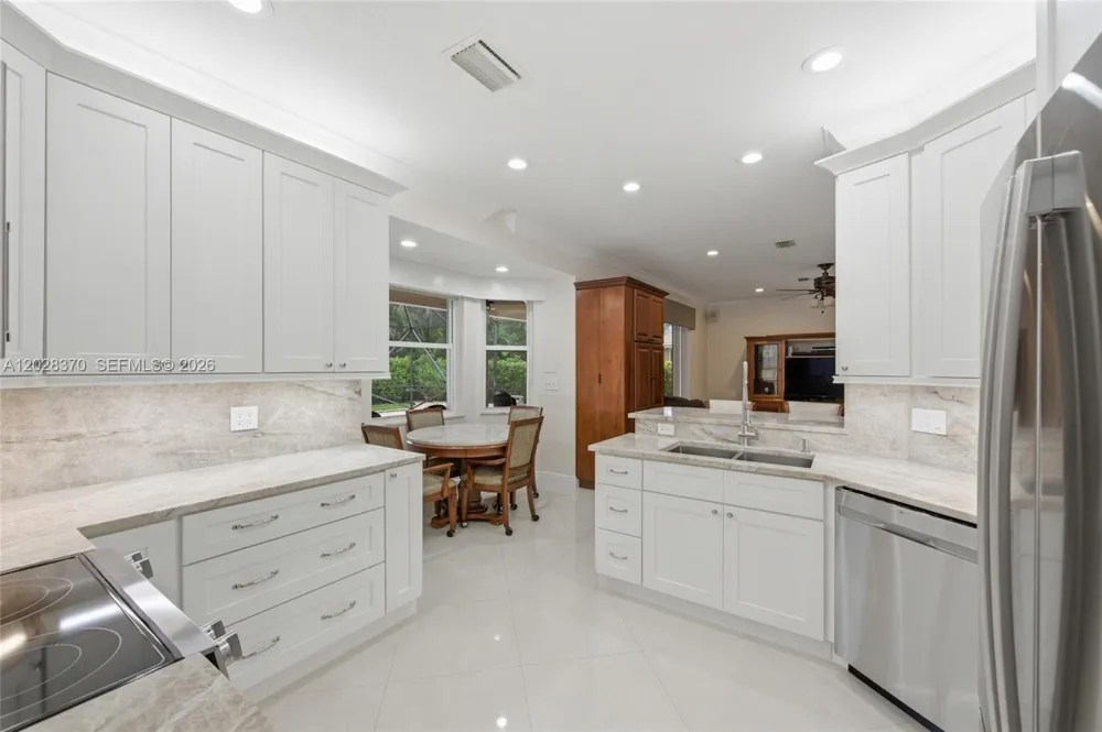 2608 Oakbrook Ct Weston, FL 33332