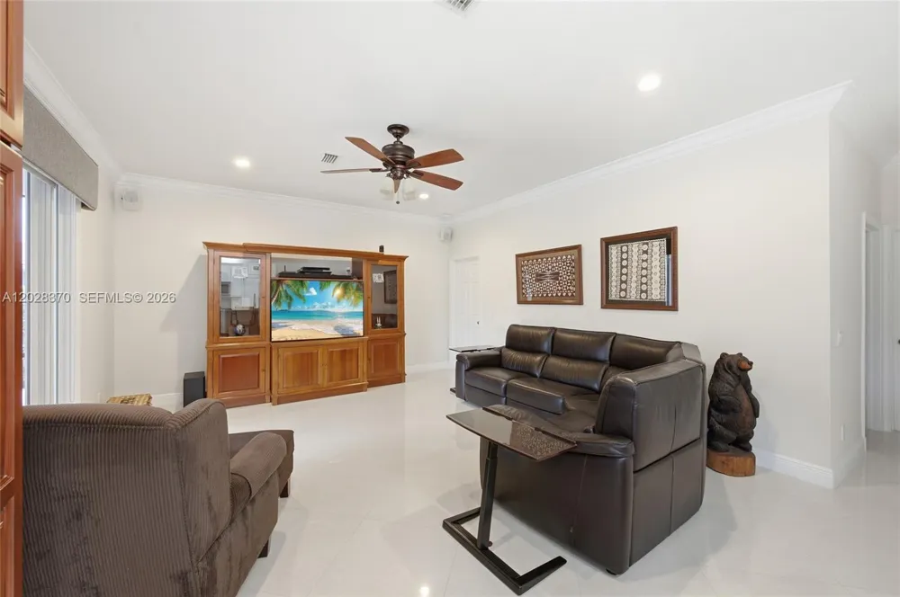 2608 Oakbrook Ct Weston, FL 33332