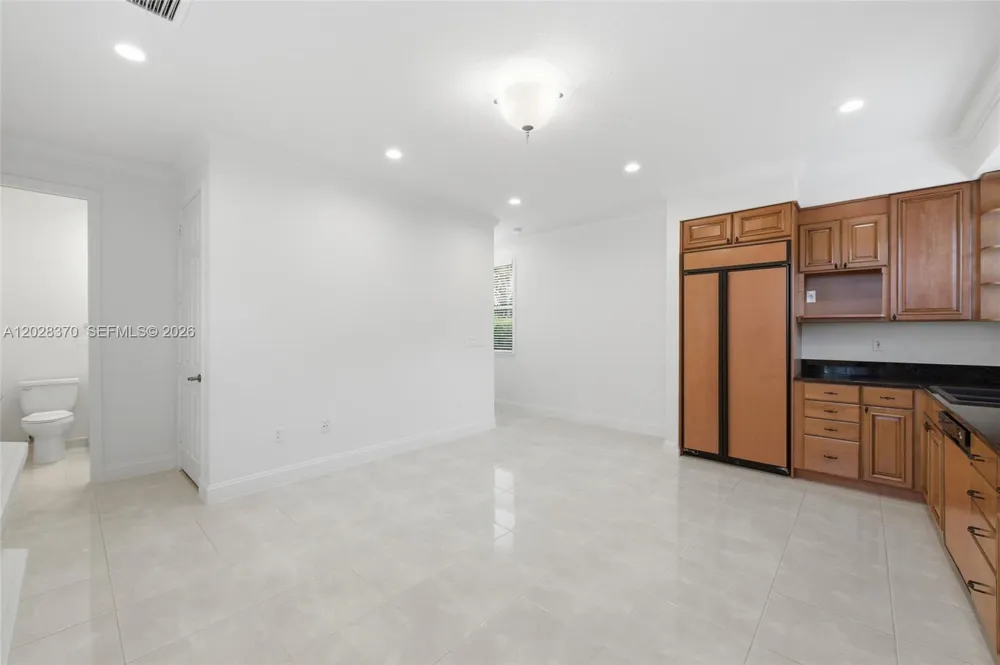 2608 Oakbrook Ct Weston, FL 33332