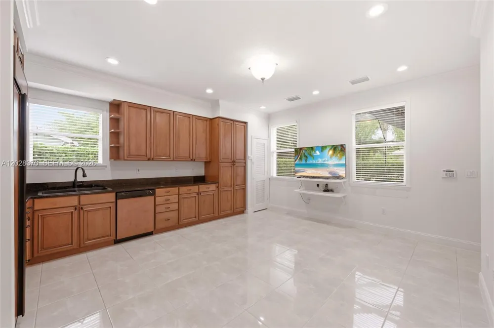 2608 Oakbrook Ct Weston, FL 33332