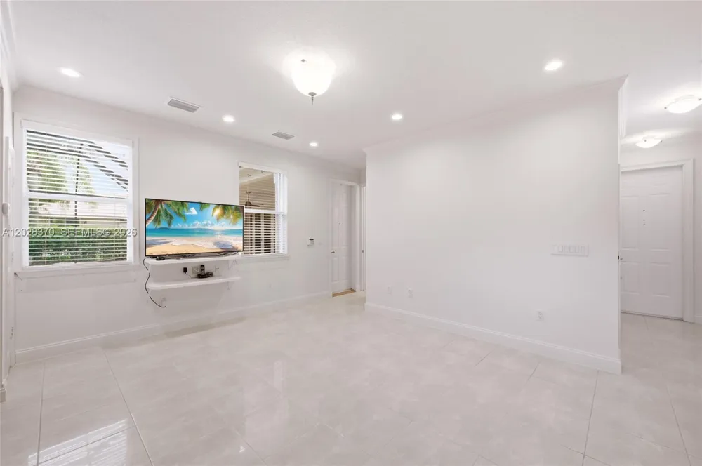 2608 Oakbrook Ct Weston, FL 33332