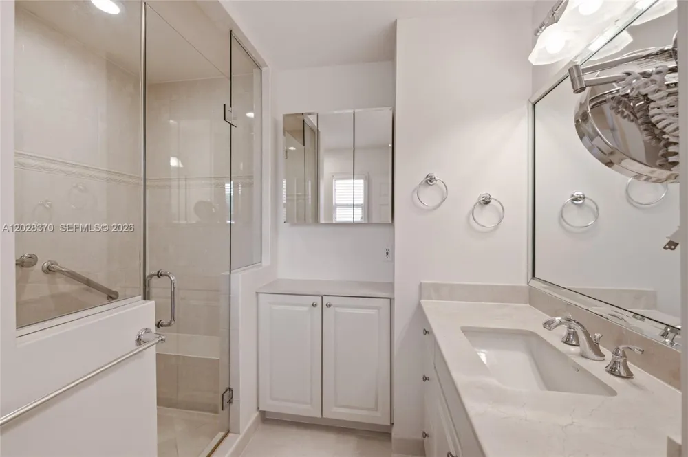 2608 Oakbrook Ct Weston, FL 33332