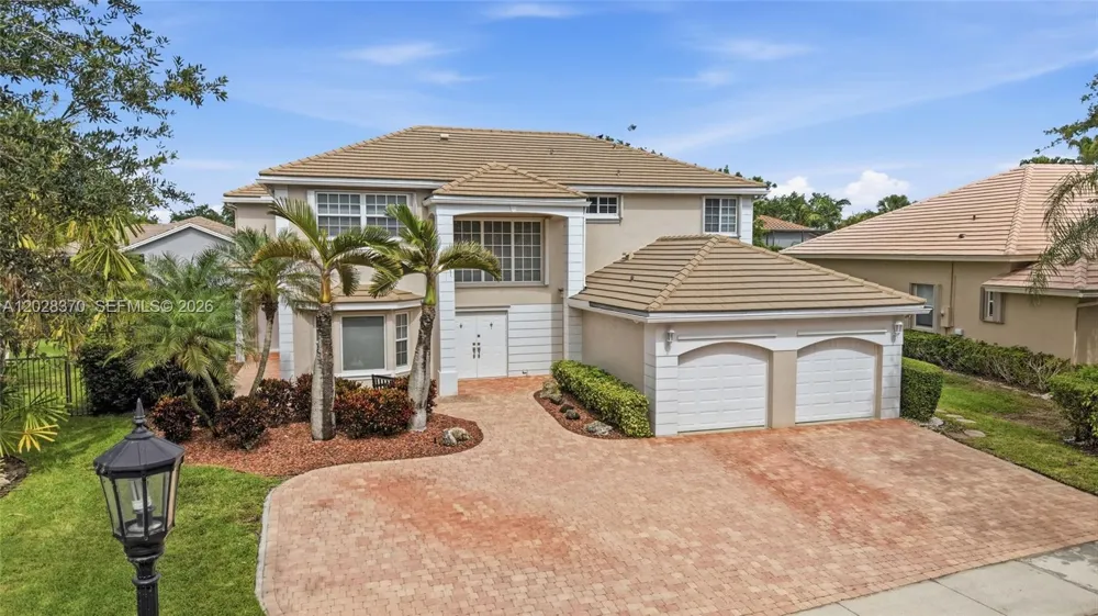 2608 Oakbrook Ct Weston, FL 33332