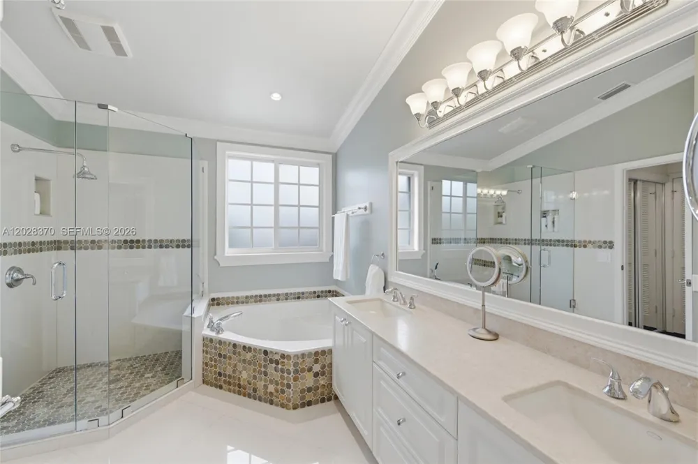 2608 Oakbrook Ct Weston, FL 33332