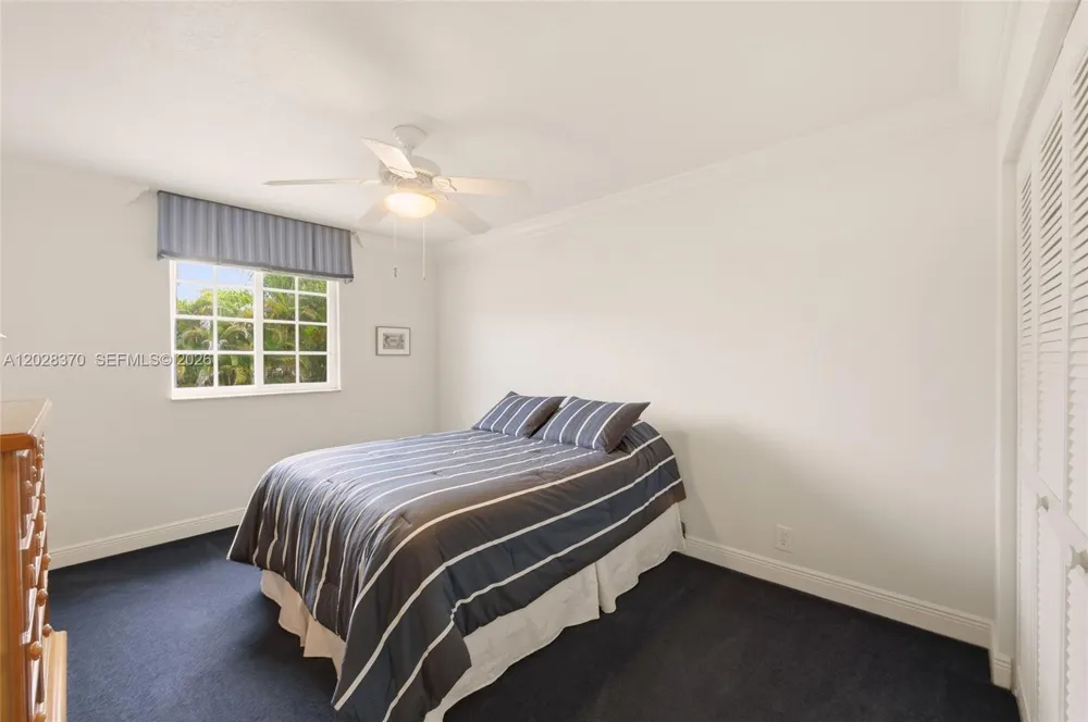 2608 Oakbrook Ct Weston, FL 33332