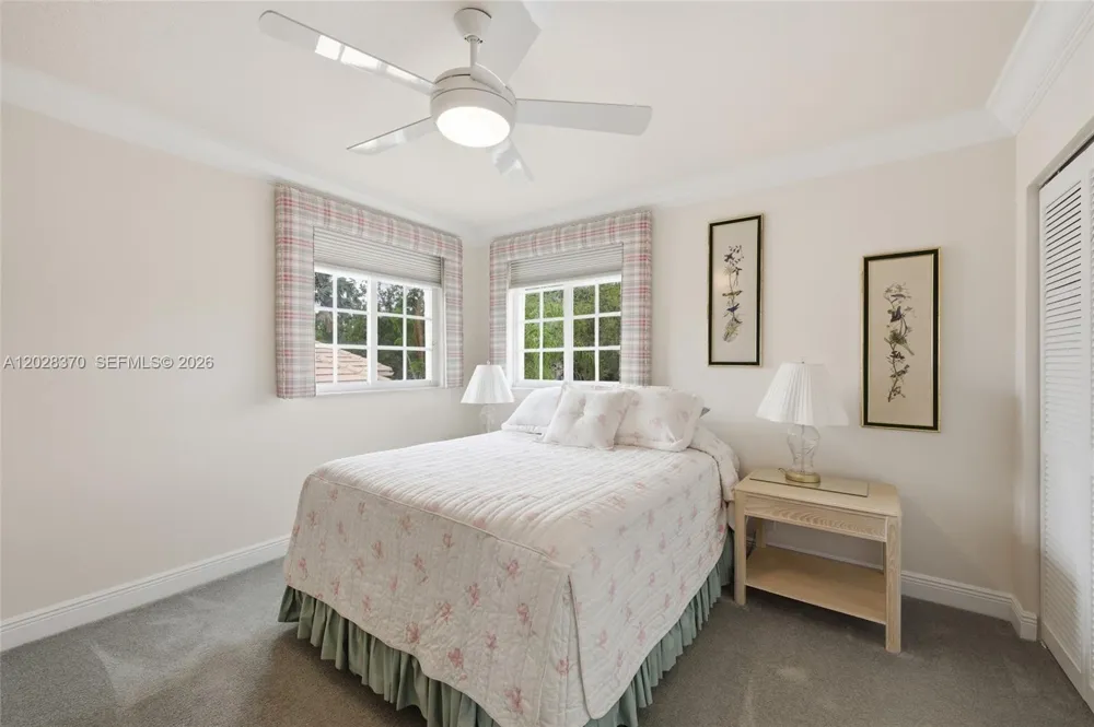 2608 Oakbrook Ct Weston, FL 33332