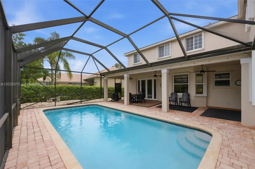 2608 Oakbrook Ct Weston, FL 33332