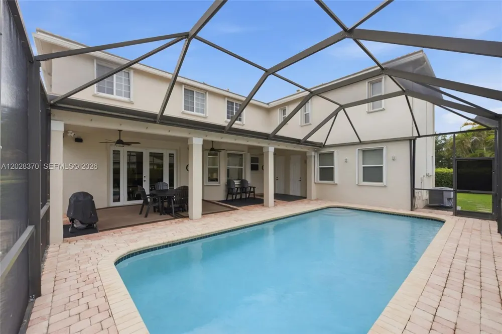 2608 Oakbrook Ct Weston, FL 33332