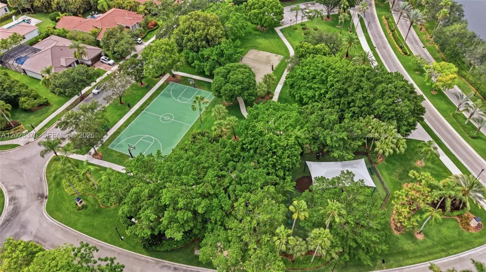 2608 Oakbrook Ct Weston, FL 33332