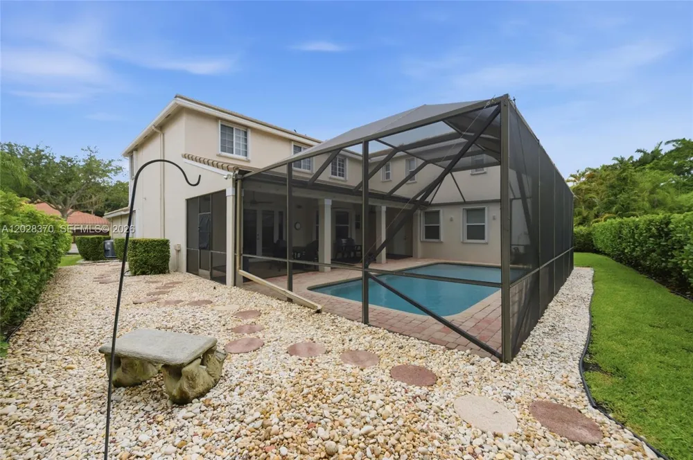 2608 Oakbrook Ct Weston, FL 33332