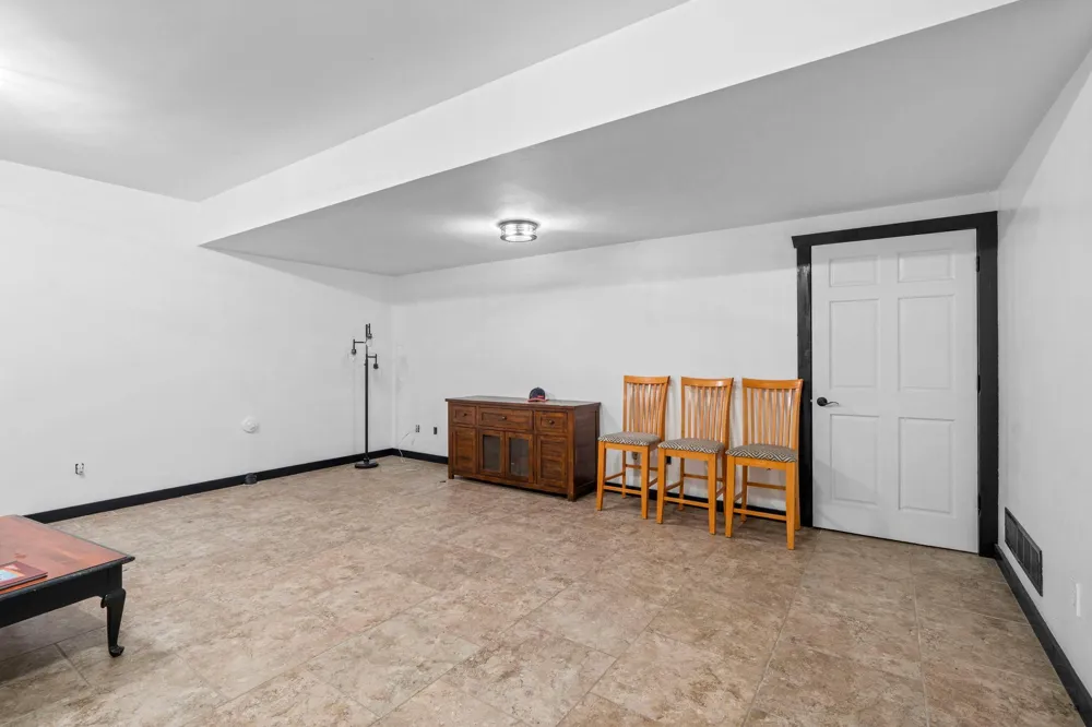 8785 E 275th Street Elko New Market, MN 55020