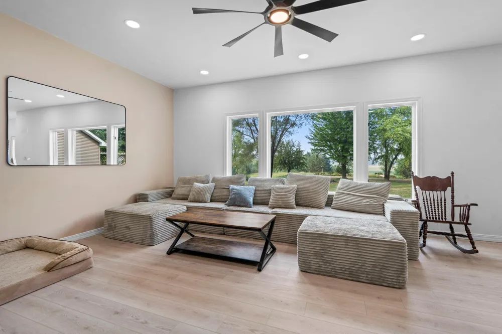 8785 E 275th Street Elko New Market, MN 55020