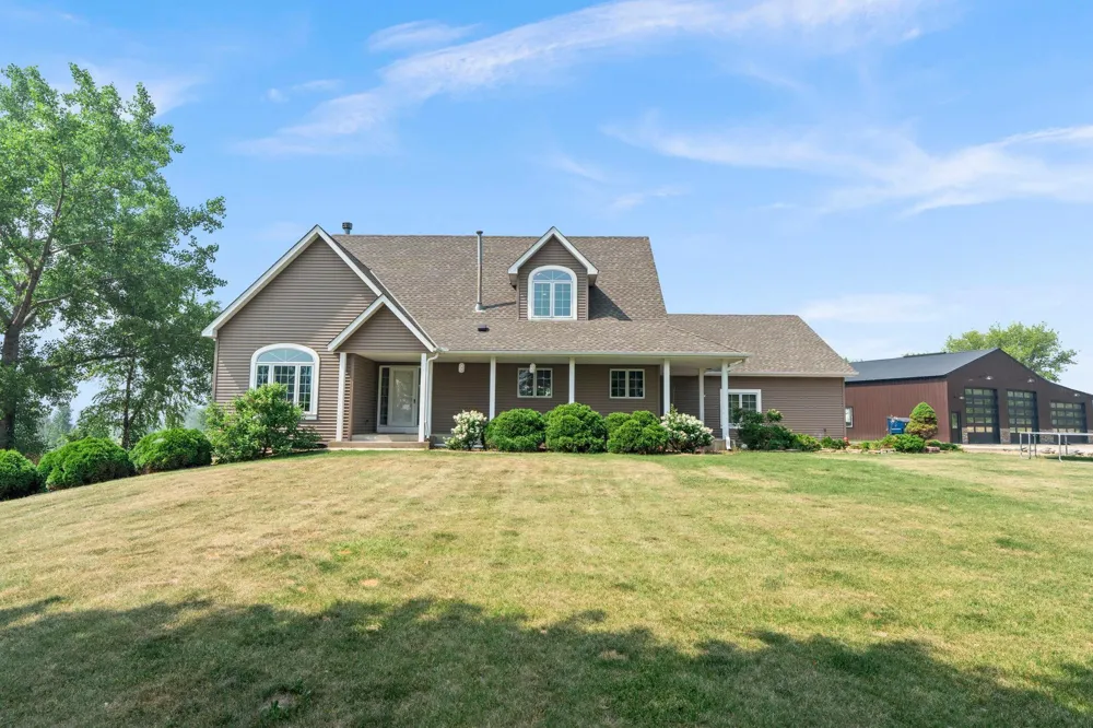 8785 E 275th Street Elko New Market, MN 55020