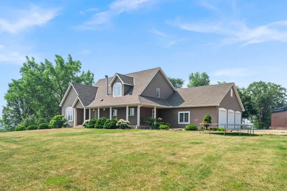 8785 E 275th Street Elko New Market, MN 55020