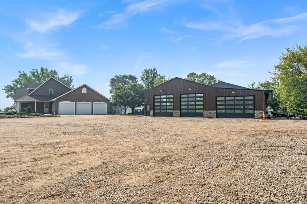 8785 E 275th Street Elko New Market, MN 55020