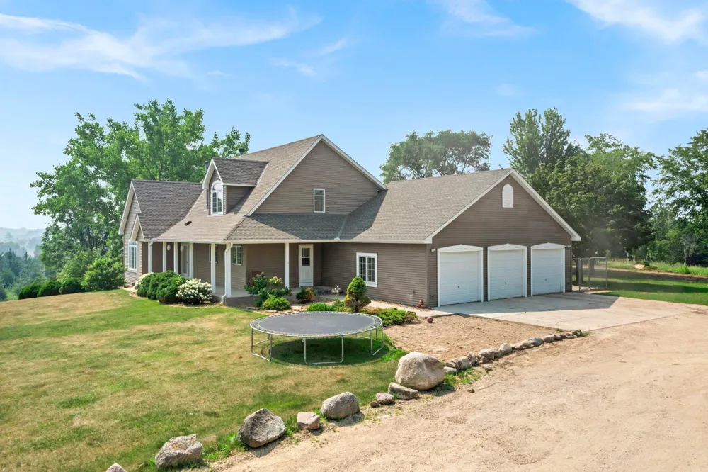 8785 E 275th Street Elko New Market, MN 55020