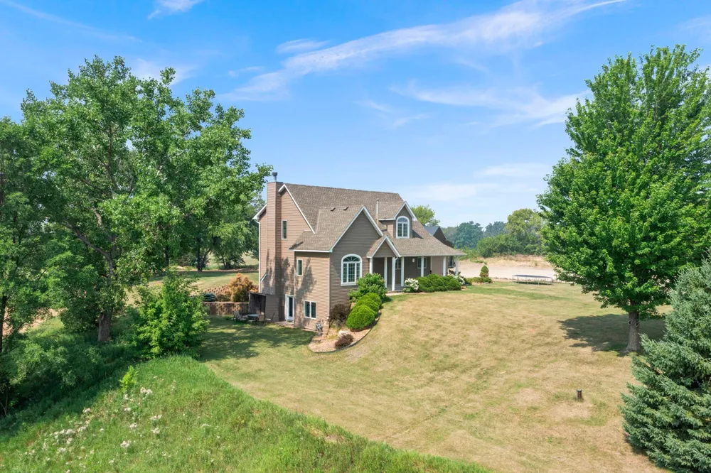8785 E 275th Street Elko New Market, MN 55020