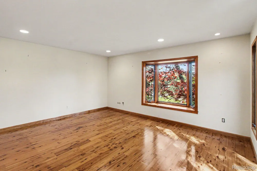 2501 Doleman Drive West Bloomfield Charter Township, MI 48324