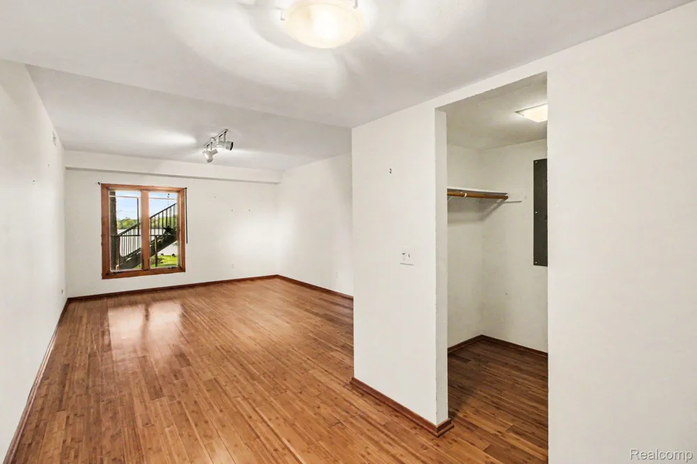 2501 Doleman Drive West Bloomfield Charter Township, MI 48324