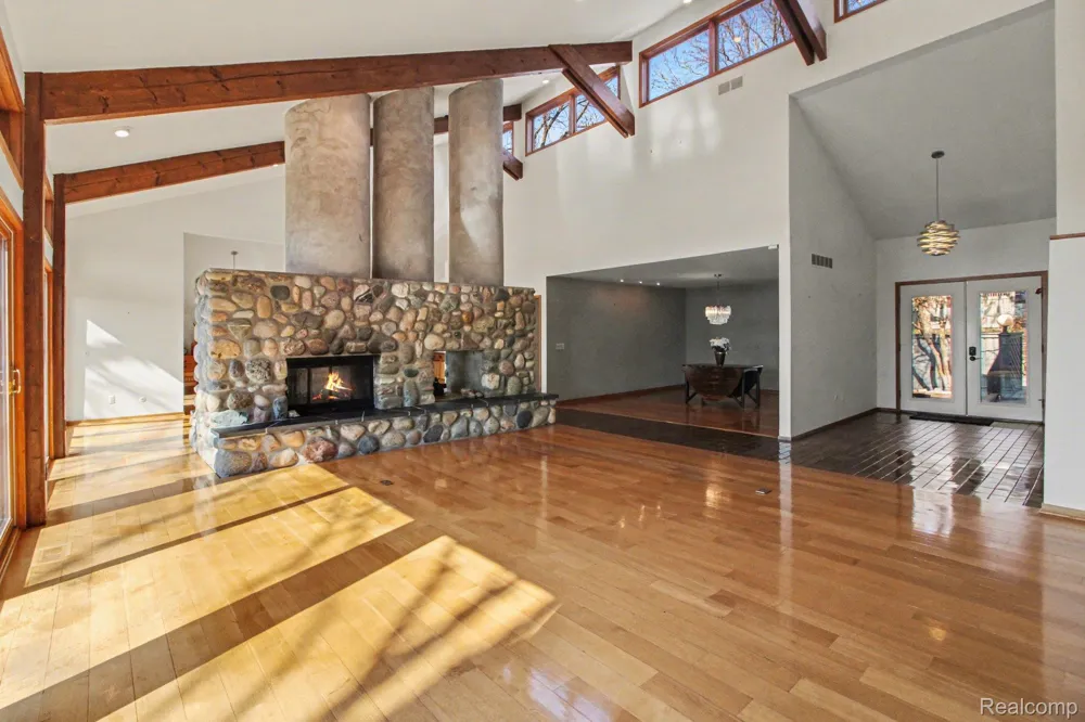2501 Doleman Drive West Bloomfield Charter Township, MI 48324