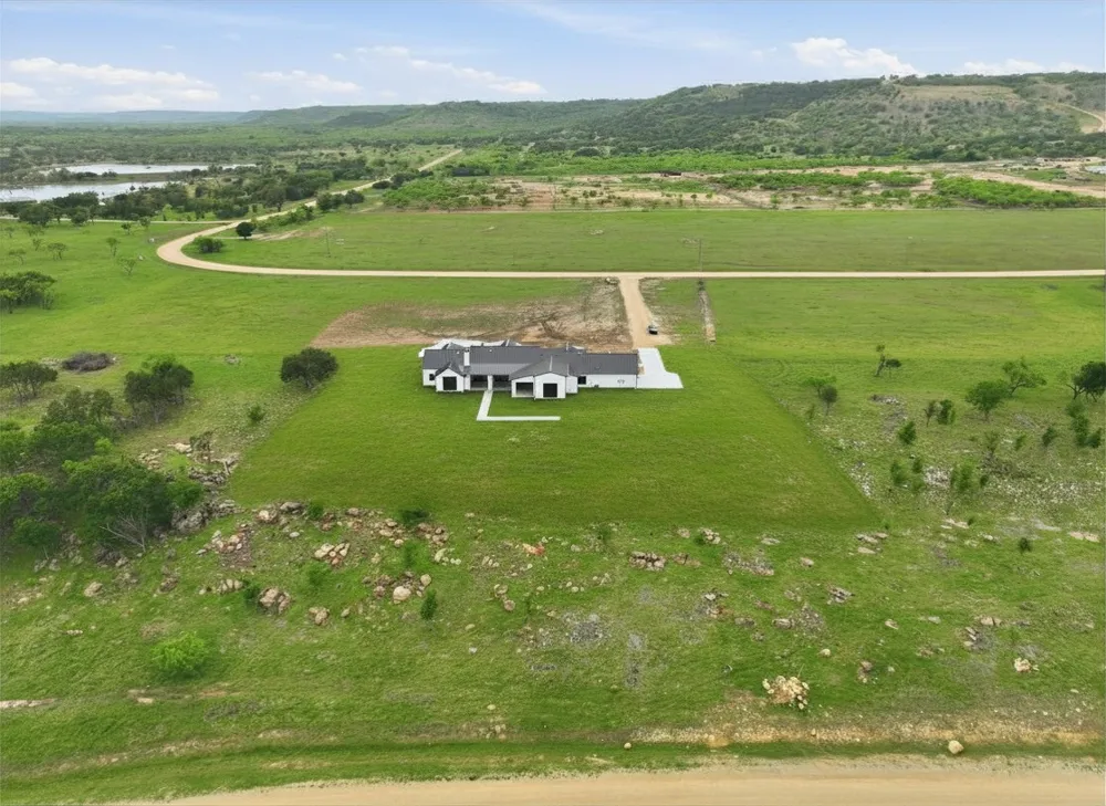 220 Cavalier Court Strawn, TX 76475