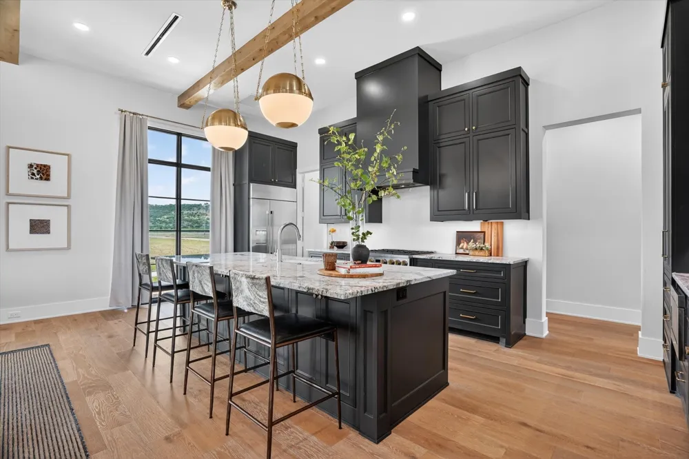 220 Cavalier Court Strawn, TX 76475
