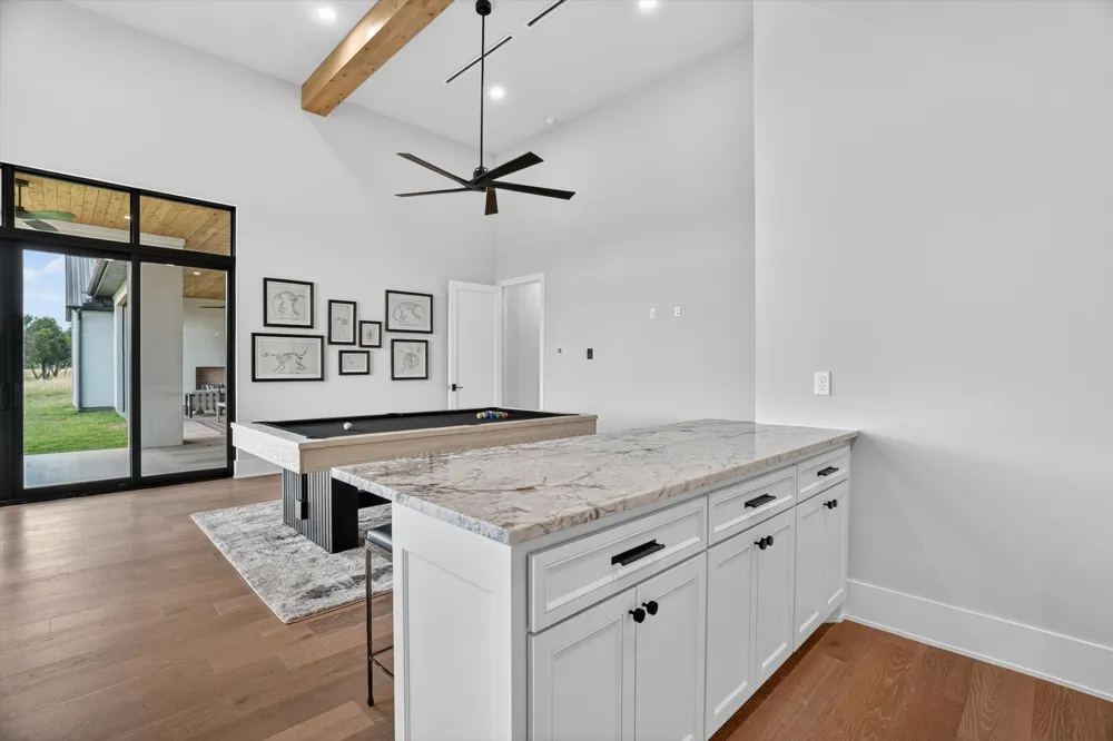 220 Cavalier Court Strawn, TX 76475