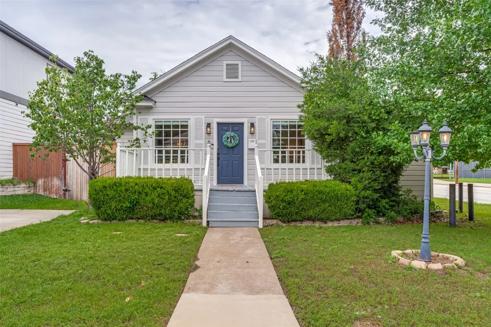 6047 Vickery Boulevard