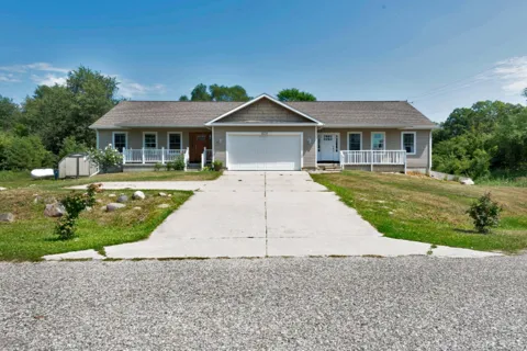 879 Flat River Court SE