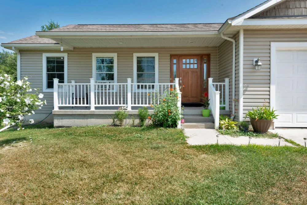 879 Flat River Court SE Lowell, MI 49331