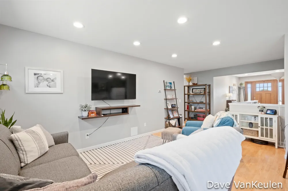 879 Flat River Court SE Lowell, MI 49331